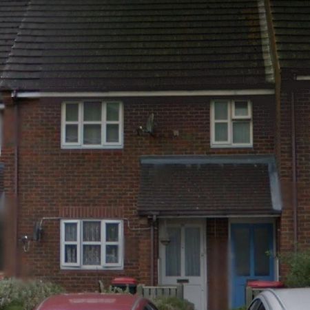 Marvellous Meridian Maisonette Ifield Exterior photo